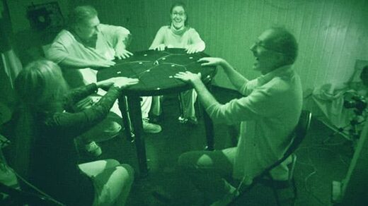 Tischlevitation Kai Mügge Tischlevitation Kai Mügge