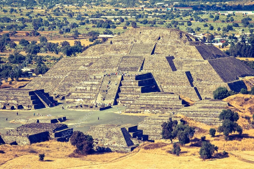 depositphotos_44921635-stock-photo-pyramid-of-the-moon-teotihuacan.jpg