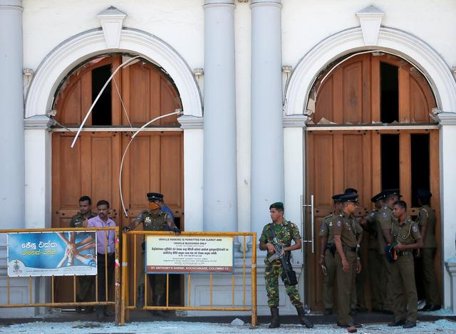 Sri Lankan military stand guard in front of the St. Anthony's Shrine, Kochchikade church after an explosion in Colombo, Sri Lanka April 21, 2019. REUTERS/Dinuka Liyanawatte