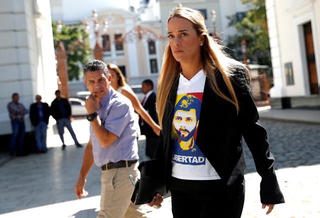 FILE PHOTO: Lilian Tintori, wife of opposition leader Leopoldo Lopez, arrives to attend a session in Caracas, Venezuela January 15, 2019. REUTERS/Carlos Garcia Rawlins/File Photo
