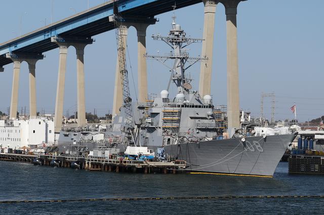 FILE PHOTO: The USS Wayne E. Meyer (DDG-108) Arleigh Burke-class Destroyer sits docked in San Diego, California, April 12, 2015. REUTERS/Louis Nastro/File Photo