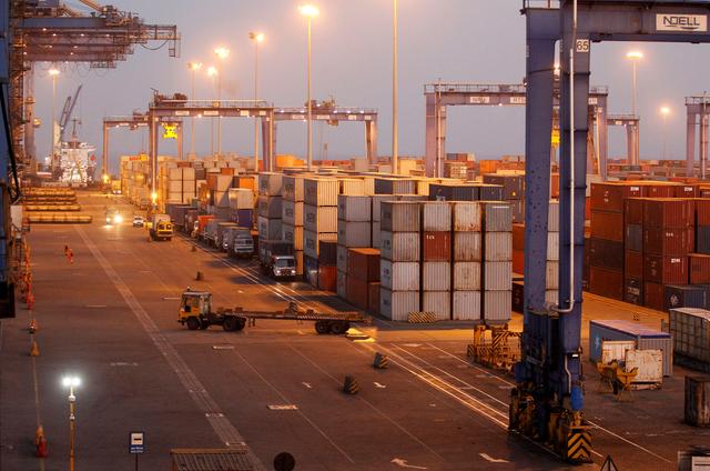 FILE PHOTO - A general view of a container terminal is seen at Mundra Port in the western Indian state of Gujarat, India April 1, 2014.  REUTERS/Amit Dave/File Photo