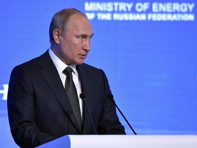 FILE PHOTO: Russian President Vladimir Putin attends the Energy Week International Forum in Moscow, Russia October 2, 2019. Sputnik/Alexei Nikolsky/Kremlin via REUTERS 