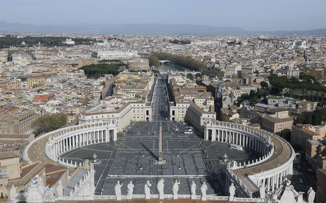 FILE PHOTO: Saint Peter's Square in seen from top of the basilica at the Vatican, March 31, 2016. REUTERS/Stefano Rellandini/File Photo