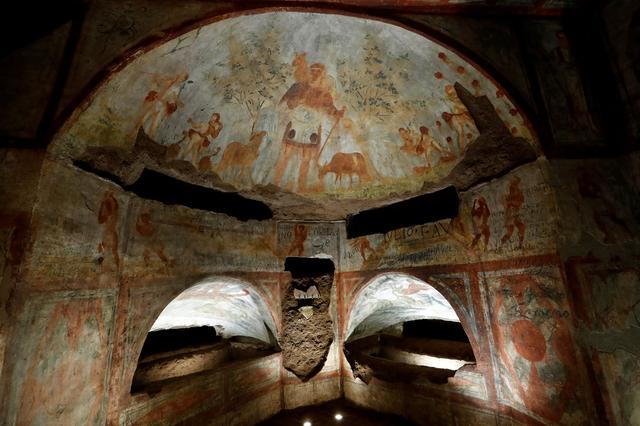 FILE PHOTO: A view of the cubicle Dei fornai inside Rome's oldest underground burial networks, Domitilla Catacombs, Italy, May 30, 2017.  REUTERS/Remo Casilli/File Photo