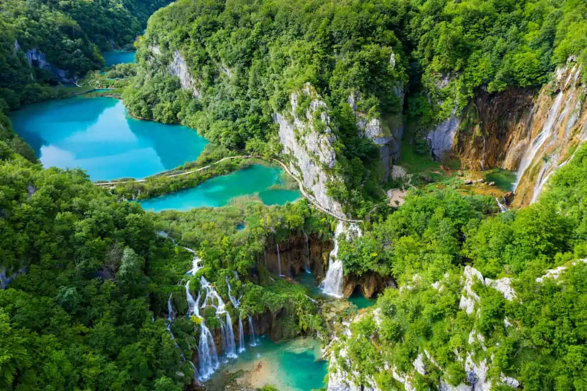 Plitvice-Lakes-National-Park-Croatia-1200x800.webp