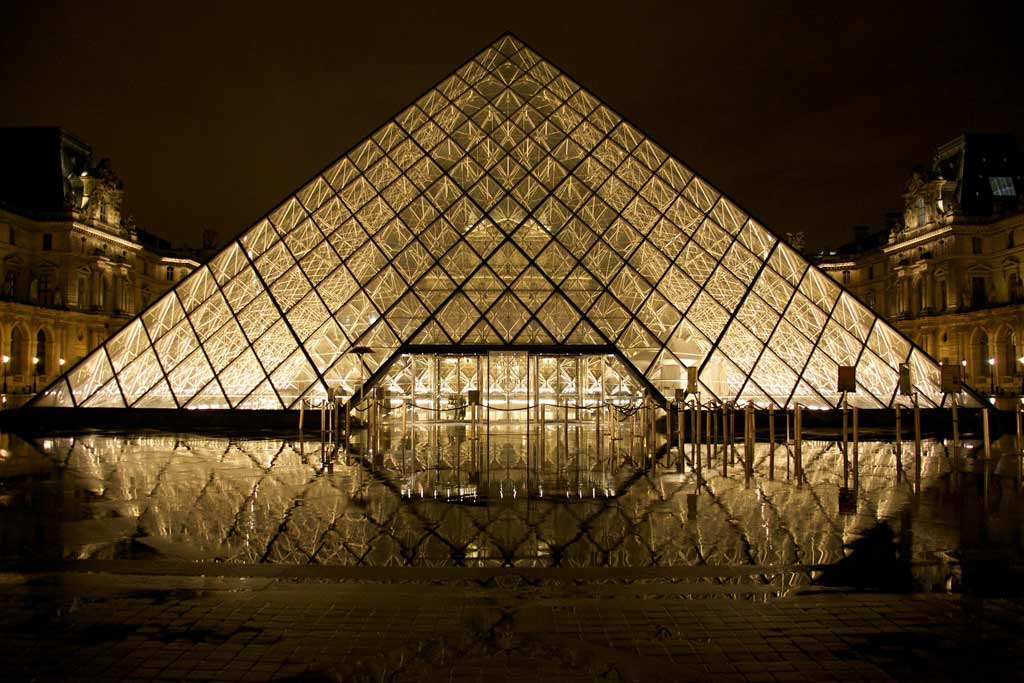 Louvre-Pyramid.jpg
