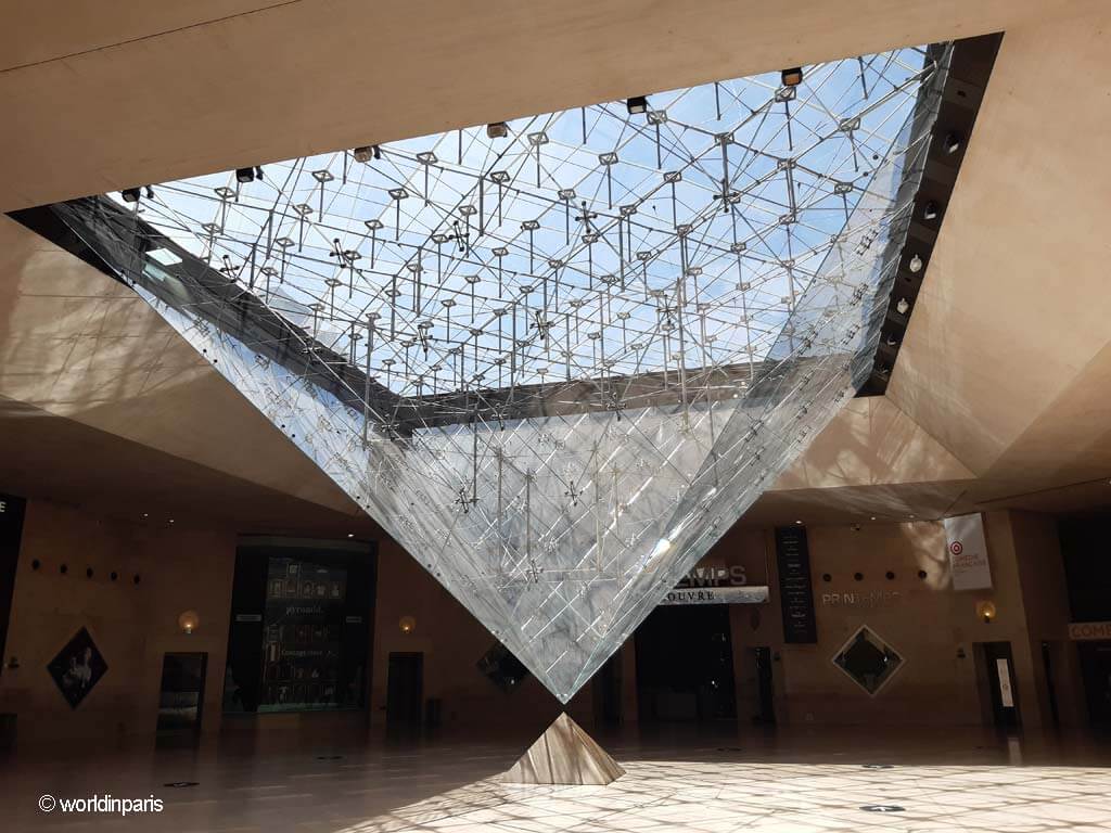 Louvre-Inverted-Pyramid.jpg